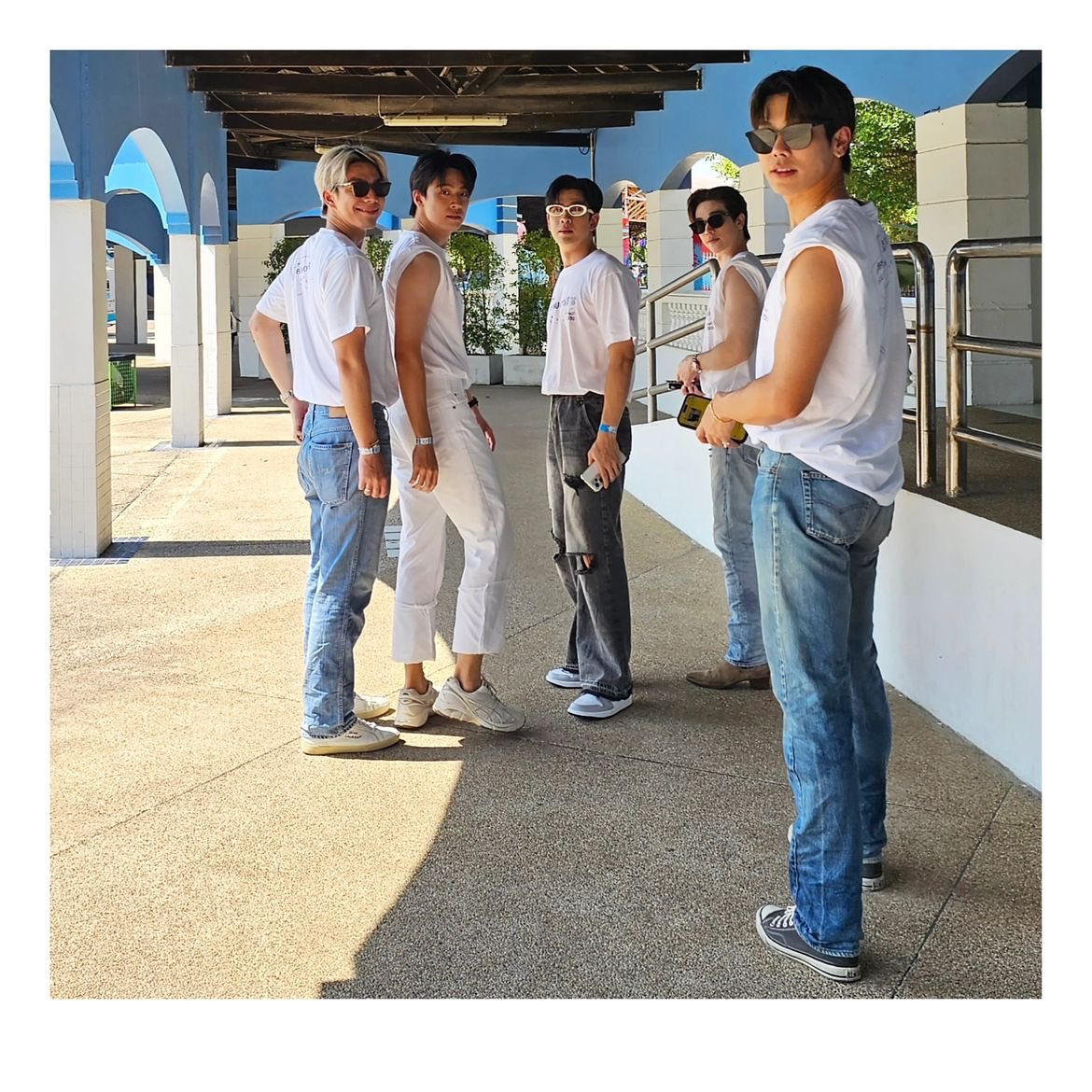 Brrrr_027's tweet photo. การได้เห็นกิจกรรมอะไรแบบนี้มันน่ารักมาก ขอบคุณ @sudsapda ที่พาพี่ฟิล์มกับเดอะแก้ง #5element ทำกิจกรรมดูแลเด็กๆนะคะ🥰
FILM THANAPAT
#คนหล่อขอทำดีปี16xFILM https://t.co/8Zx9XhVmEH