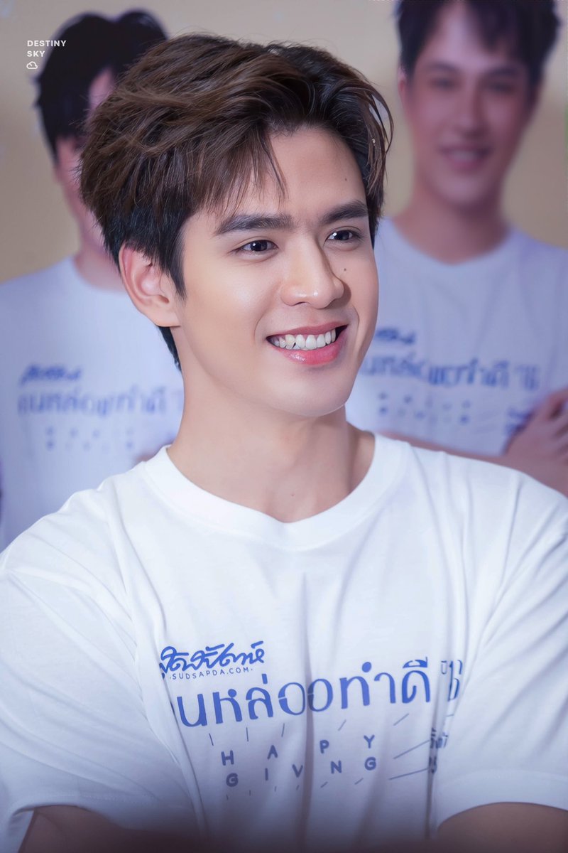 Brrrr_027's tweet photo. การได้เห็นกิจกรรมอะไรแบบนี้มันน่ารักมาก ขอบคุณ @sudsapda ที่พาพี่ฟิล์มกับเดอะแก้ง #5element ทำกิจกรรมดูแลเด็กๆนะคะ🥰
FILM THANAPAT
#คนหล่อขอทำดีปี16xFILM https://t.co/8Zx9XhVmEH