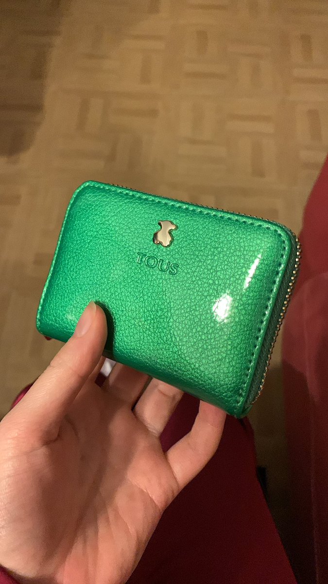 ArshavaMarina's tweet photo. @Hardcorcon He perdido esta cartera hace unos días por algún lado de Alcorcón 😅 Podrías ayudarme?? Gracias 🙏🏻 https://t.co/m47TwgZYd6