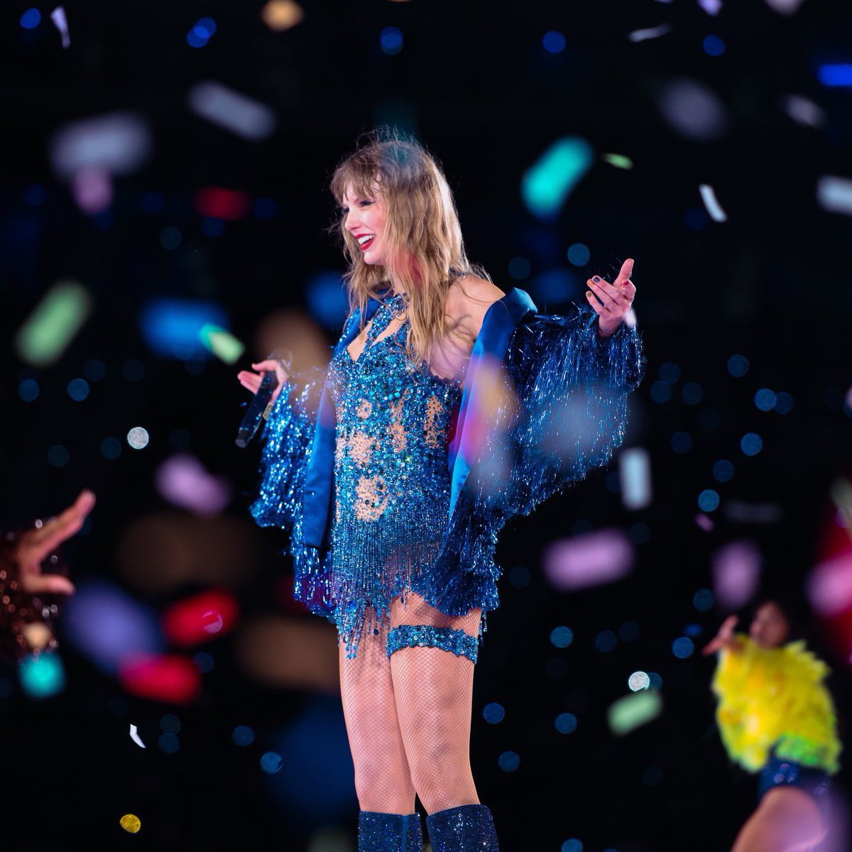 chartdata's tweet photo. Taylor Swift becomes the first female artist to surpass 111 million monthly listeners in Spotify history.

She's two million from breaking the all-time record. https://t.co/C8vlOH974f