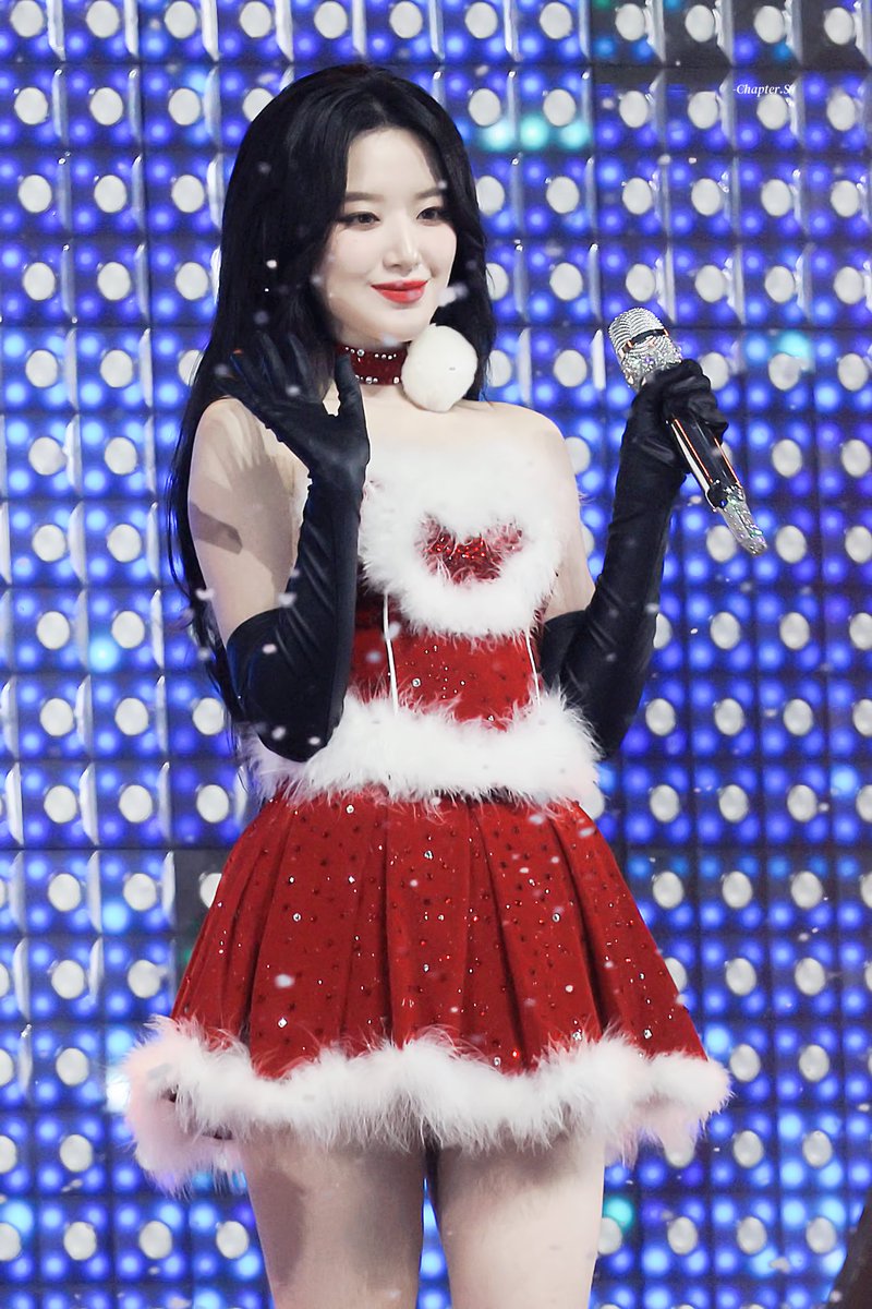 231225

🎄🎁

#아이들 #여자아이들 #GIDLE #슈화 #SHUHUA #舒華 #叶舒华