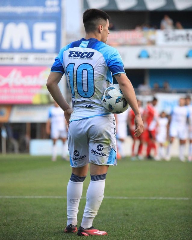 LaVRoja7's tweet photo. TERCER REFUERZO ✅️

Alex Luna firmará a préstamo con #Independiente por un año.

👉 Llega a cambio de 200 mil USD y una opción de 800 mil USD por el 50%.

👉 19 años, mediocampista, proveniente de Atl. Rafaela. https://t.co/CEkRjXCuSG