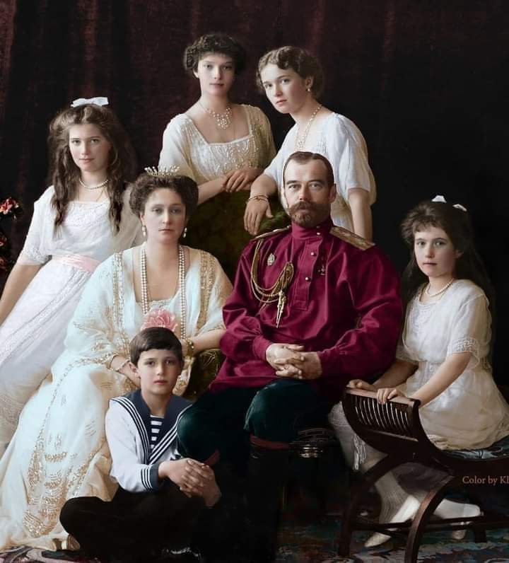 MurielEPictout's tweet photo. Romanov https://t.co/TrrywSpyiM