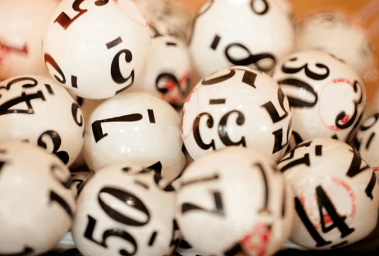 IGaming_News's tweet photo. Ante la inflación en Argentina, la CAOLAB solicita la actualización de la apuesta mínima de quiniela a AR$20 y la implementación urgente de la resolución que fija la quiniela Plus en AR$200, buscando mitigar el impacto económico. #Argentina #CAOLAB #Lotería #Apuestas #Gambling https://t.co/9F123H9zj5
