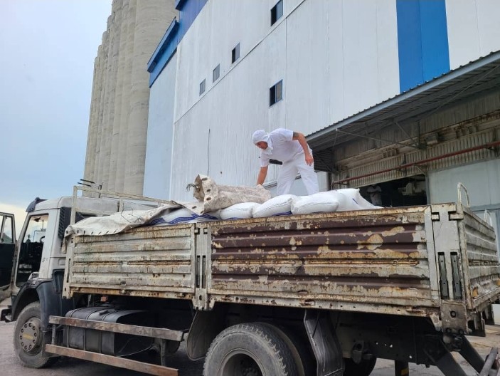 JorgeLuisFajar8's tweet photo. Con la desiciva  participación de #TrabajadoresProtagonistas resuelta avería en los Molinos T. Lima e IMSA desde ayer estabilizaron la producción de harina. El sistema #Minal comprometido con el pueblo. 
@UlisesGuilarte 
@ManuelSobrinoM 
@CubaCentral https://t.co/QI2yvvdVzt