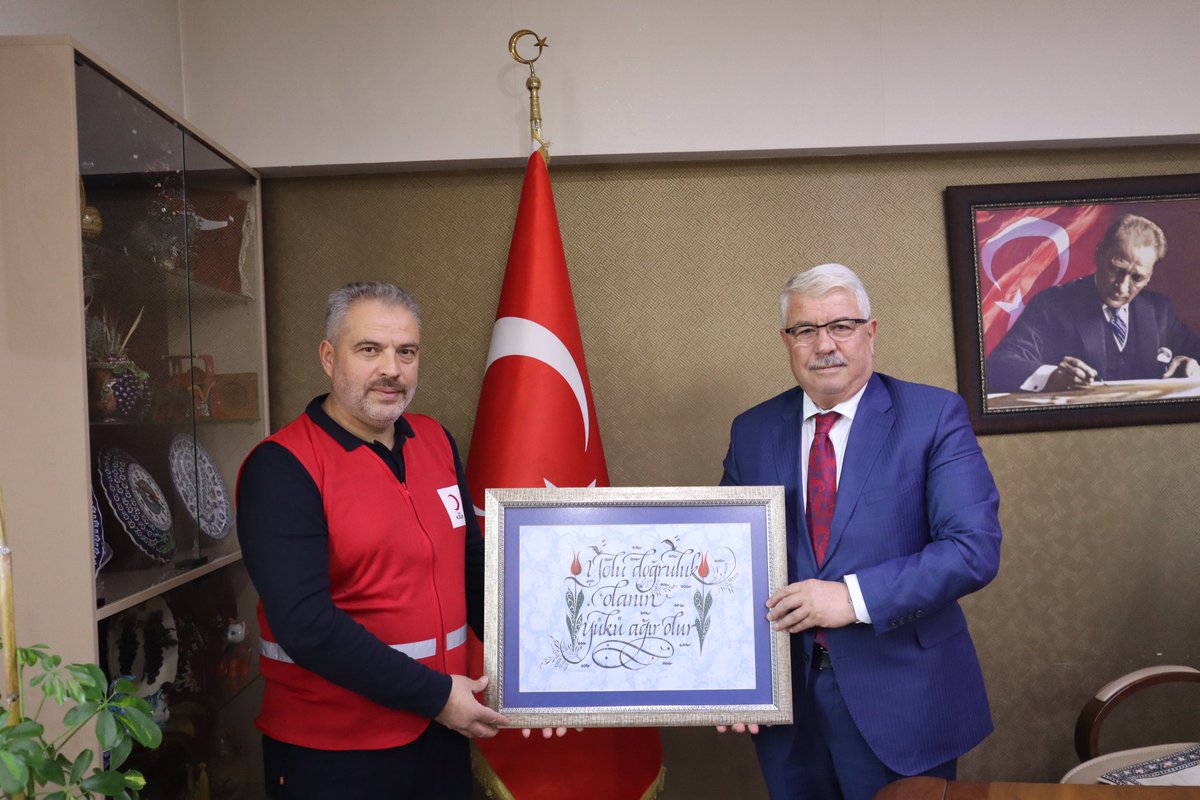 nevsehirmem's tweet photo. Kızılay Nevşehir İl Merkezi ile İl Milli Eğitim Müdürlüğümüz arasında ortaöğretim kurumunda öğrenim gören öğrencilere yardım sağlanmasına yönelik iş birliği usul ve esaslarını içeren protokol imzalandı. ⤵️

@tcmeb 
@Yusuf__Tekin 
@nevsehirvalilik 
@ValiFidan https://t.co/qT5GOpVkyq