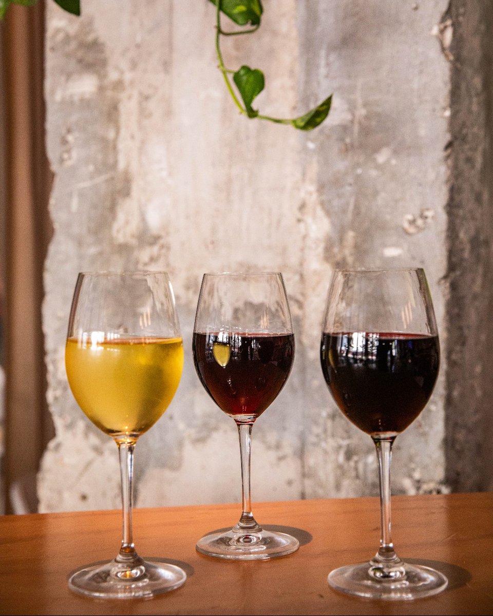 harryspizzeria's tweet photo. Keep the festivities going with half-off all bottles of wine today &amp; tomorrow at both #HarrysPizzeria locations - the gift that keeps on giving! 😜🍷🍾 https://t.co/x2o5ZNfojc