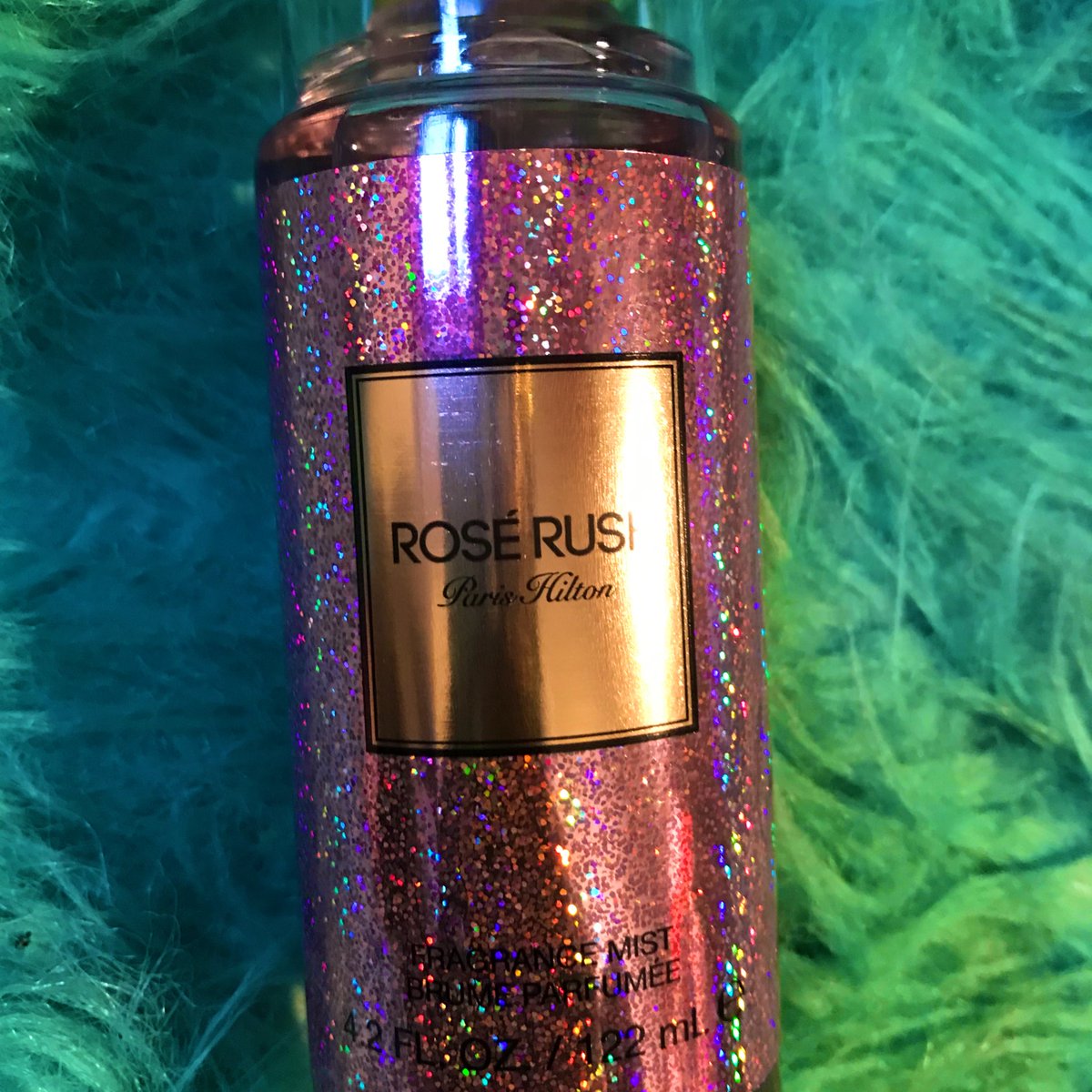 therealNanee_'s tweet photo. I thought my sister left her B&amp;B but it was @ParisHilton! 🌹🥀#roseblush 🥀🌹 #fragrance 🌹🥀 #Christmas2023 https://t.co/EOsgoBTQXS