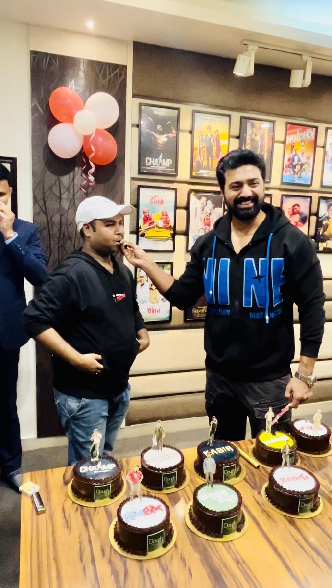 SamratPIKU's tweet photo. বড়দিনের বড়ো জিনিস। ❤️
@idevadhikari
#HappyBirthdayDEV #Dev https://t.co/Se64uucopc