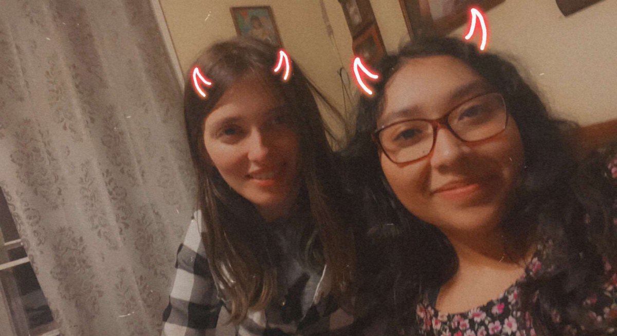 brwnpup17's tweet photo. One year ago today I met my internet best friend @trashleykay in person for the first time!!! https://t.co/epO8wsfR57