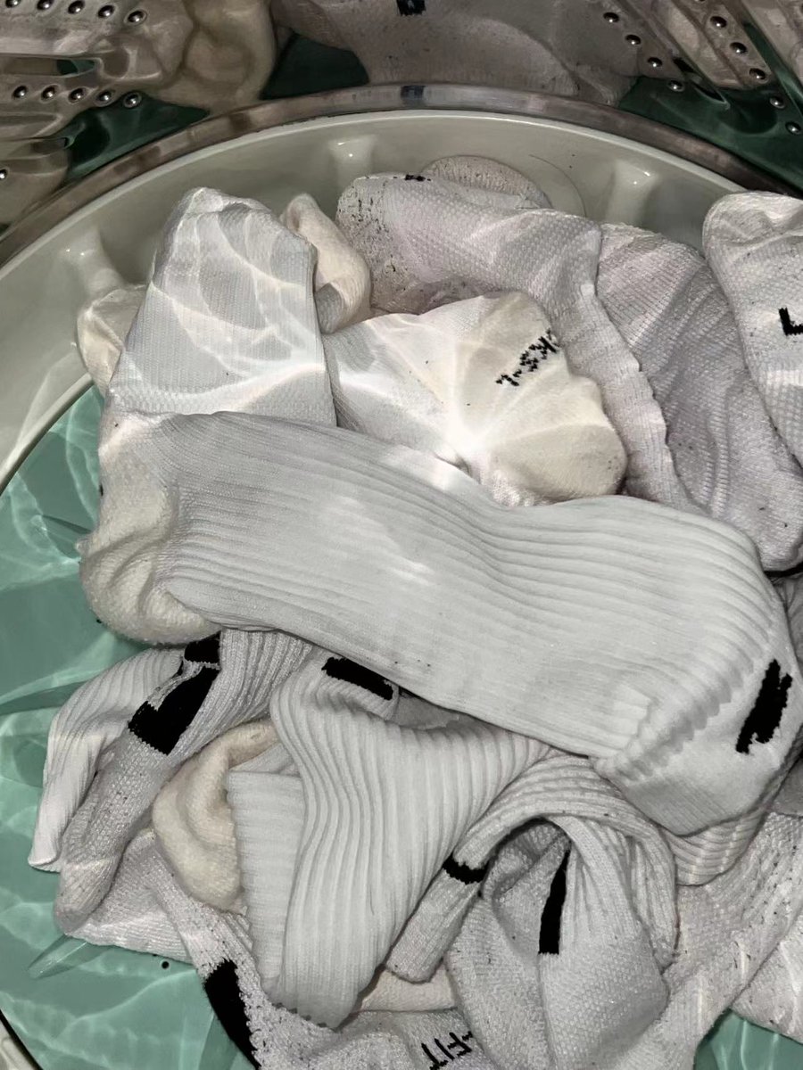 🏊🏻‍♂️ tweet media