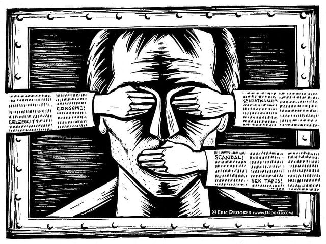 davidjthunder's tweet image. THOSE WHO SEEK TO CONTROL OUR SPEECH ARE PERSECUTING THE TRUTH - A THREAD 🧵

A growing number of politicians &amp;amp; journalists are calling for the silencing of certain opinions to protect the public against &quot;hatred&quot; &amp;amp; &quot;falsehood.&quot; The 1st casualty of this campaign will be the truth