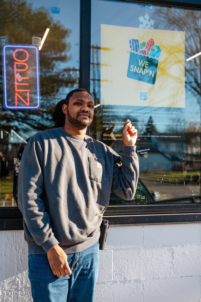 fairo_rafa's tweet photo. We accept SNAP/EBT at @neighborgrocery 🏬 and we are participating in @MIGoodFoodFund’s “Double Up Food Buck 💵” program which provides SNAP recipients a match up to $20 in free produce with every $20 in SNAP benefits spent 🙏🏾 https://t.co/medN94UB3g