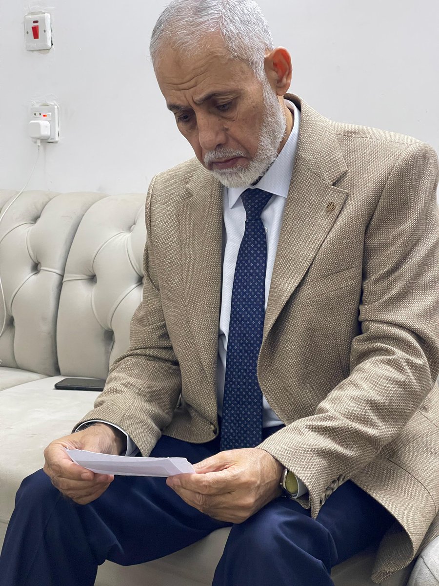 أؤمن بعمق :
_أن تخليص العراق وبقية الأوطان من سرطان التشيع قريب المنال.
_أن التشيع ضعيف لا أساس له من قوة تقوم على حقيقة ملموسة.
قوة التشيع مستمدة من ضعف أهل الحق..
أهل السُنة والجماعة. ليس شيئأ آخر.
هذا هو التشخيص...يتبع
(موسوعة يوميات قضية لدكتور طه الدليمي)