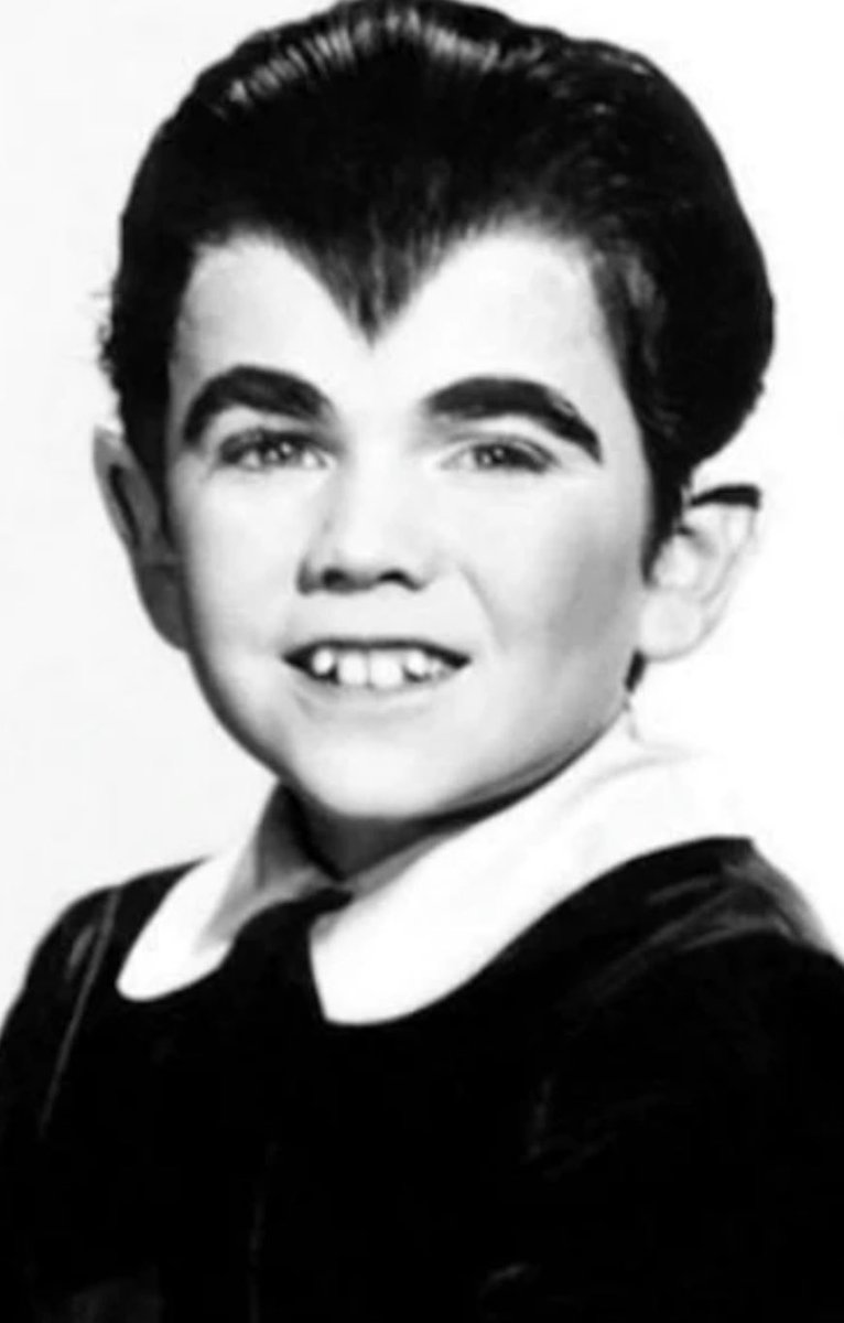 gkroberts24's tweet photo. @Disn3ywrld He Straight from Munsters 😂 https://t.co/5gJKUP6gpf