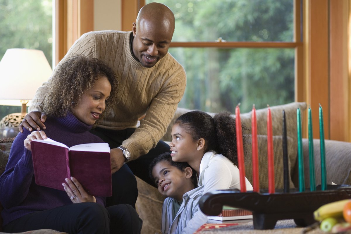 RUFinancial's tweet photo. Wishing all who celebrate a bright and meaningful Kwanzaa! https://t.co/8nP9hfYnNt