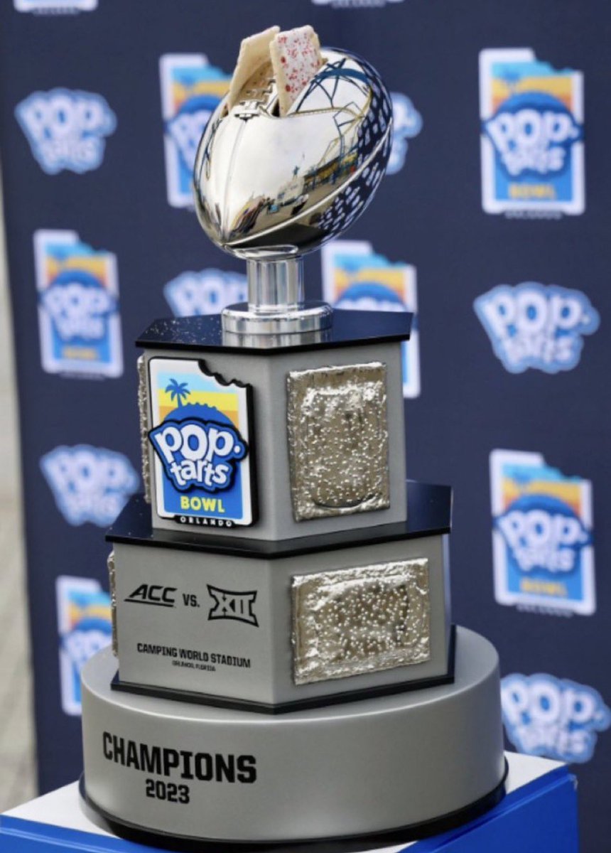BettingWithBush's tweet photo. Mandatory 2u Bet  

20-8 L28 POD’s and 4-1 on Bowl Season 🏈

I went to pop tart world when I was 13. I still eat pop tarts every now and then 

No way I’m missing this https://t.co/lqNe0ja55r