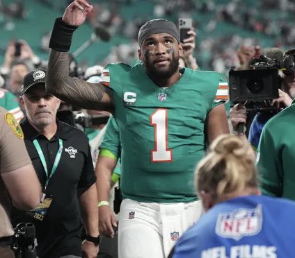 2023 Tua Tagovailoa

🔥4214 Passing Yards (1st)
🔥70.5% Completion (1st)
🔥105.4 Passer Rating (2nd)
🔥26 Passing TD’s (6th)
🔥1st Place in AFC East

His MVP to lose.