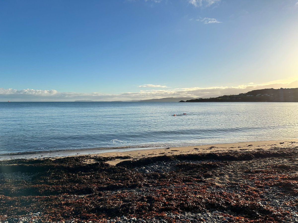 TraethBychan's tweet photo. Glorious morning for a Boxing Day dip…
#Anglesey #BoxingDay #Chillydippers #openwaterswimming https://t.co/byZUrZUXx1
