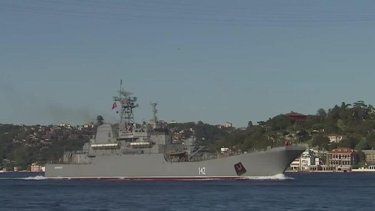L'Ukraine dit avoir détruit un important navire de la Marine russe en Crimée rfi.my/ACzq.x
