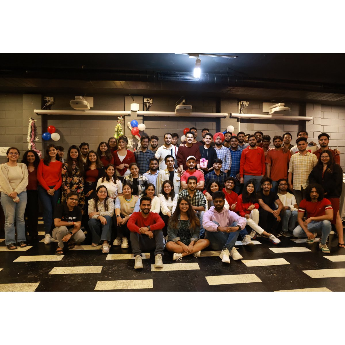 geekyants's tweet photo. We had a holly, jolly Christmas, times two, at the GeekBase. Cheers to more happiness, joy, and delicious plum cakes (hopefully every day)! โ๏ธ
#GeekyAnts #GeekBase #Christmas2023 #FestiveFun https://t.co/NYoM11EGCJ