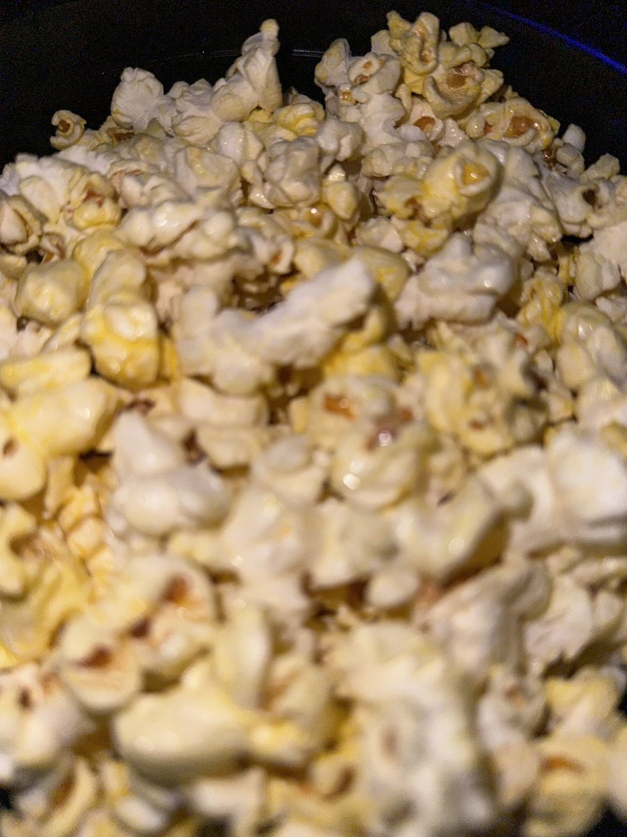 FishWFriends's tweet image. #Aquaman and chill time.  0 calorie popcorn and fun.  #GoToMovie #FishFun.