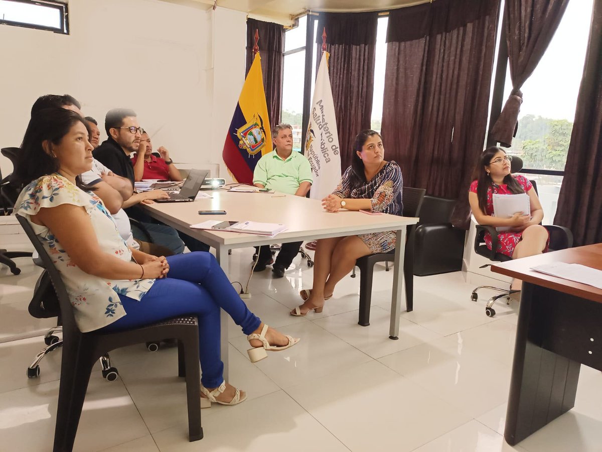 Salud_Napo's tweet photo. 3/3 El Dengue es una enfermedad que afecta a personas de todas las edades, con síntomas que varían desde una fiebre leve a incapacitante, acompañada de dolor de cabeza intenso, dolor detrás de los ojos, dolor de músculos y articulaciones, y enrojecimiento de la piel. https://t.co/Dmtka81tIH