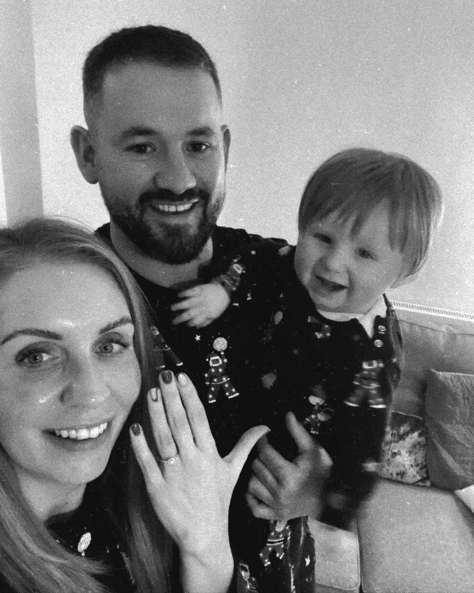 EgremontR's tweet photo. 𝘾𝙊𝙉𝙂𝙍𝘼𝙏𝙐𝙇𝘼𝙏𝙄𝙊𝙉𝙎 🥂🍾

Huge congratulations from all of us at ‘The Mont’ to our new open age head coach @RhysDavies87 and his new fiancé Heather who got engaged over the festive period

#UpTheMont | #TheTeamForMe | #CowshedArmy 🐮🛖 https://t.co/afRH6czUaY