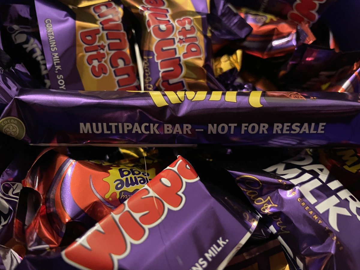 NatalieKappas's tweet photo. @CadburyUK care to explain? 
Just opened our Christmas tub of hero’s only to find x2 twirl bars (from a multipack) instead of your ‘hero’ ones?!!!! Assuming you ran out and thought this was ok to do 🤔 #cadburys #cadburysheros #shocking https://t.co/zPtNBIxtfX