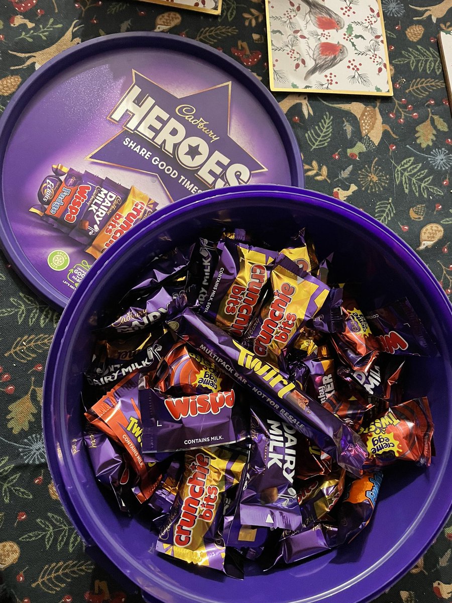 NatalieKappas's tweet photo. @CadburyUK care to explain? 
Just opened our Christmas tub of hero’s only to find x2 twirl bars (from a multipack) instead of your ‘hero’ ones?!!!! Assuming you ran out and thought this was ok to do 🤔 #cadburys #cadburysheros #shocking https://t.co/zPtNBIxtfX