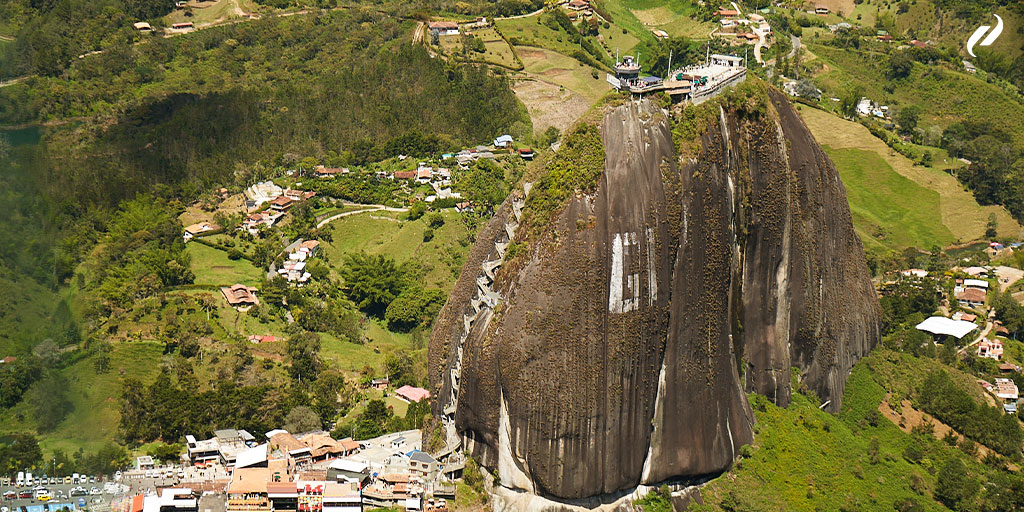 MetroTouring's tweet image. ¿Te preguntas qué excursiones puedes disfrutar desde Medellín en un día libre? Aquí algunas ideas...
✔️​Piedra del Peñol
✔️​Comuna 13
✔️​El Jardín Botánico

Visita nuestro blog para obtener los detalles de cada parada🚗 bit.ly/40TreMN
#Tipsdeviaje #Colombia #BlogdeViajes