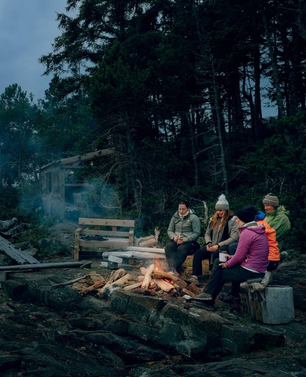 Winter's embrace brings scenic wonders, adventures with friends, and cozy moments by the fire. ❄️🔥 

📸's bkr.photography, bennnnnnnngie, bkr.photography, Kingfisher Wilderness Adventures via Instagram
#GoNorthIsland