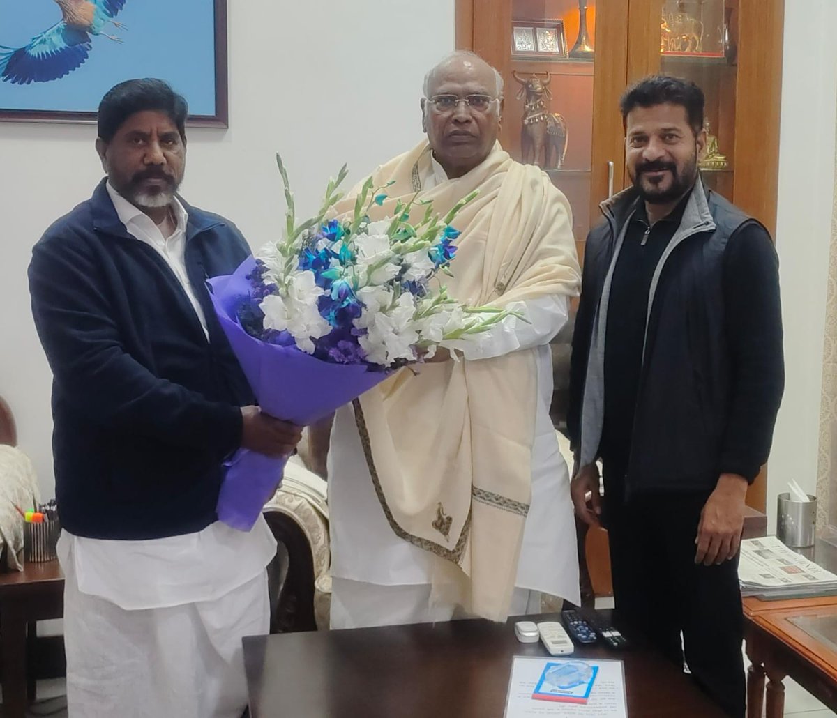 INCIndia's tweet photo. Congress President Shri @kharge met Telangana Chief Minister Shri @revanth_anumula and Deputy CM Shri @BhattiCLP at his residence today. https://t.co/flDkCQRfQl