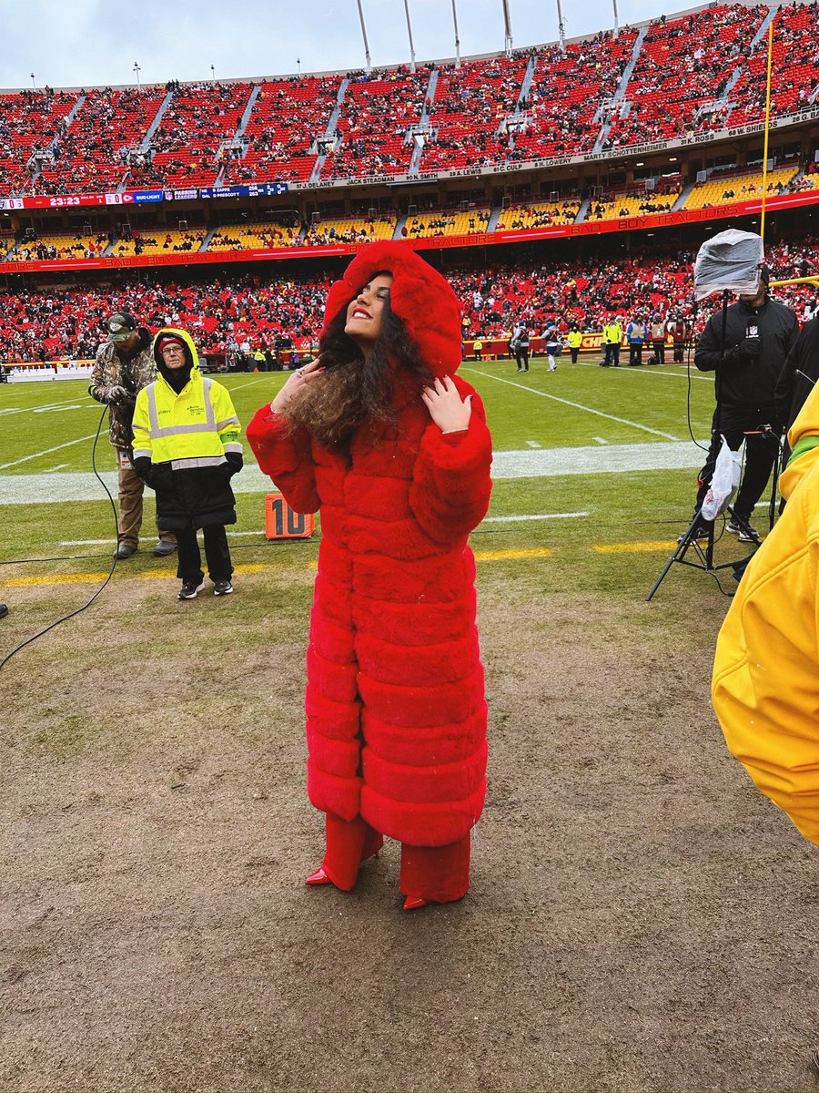 IG: @MsBritneyHolmes tweet media