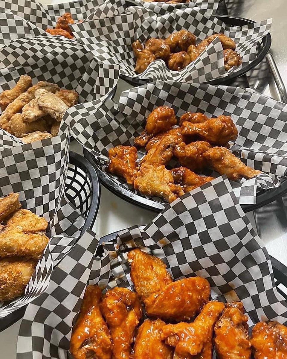 MugsPubCalgary's tweet photo. Happy Boxing Day! Come
Hang out with us at Mugs!
Tuesday Specials!
-$7 Wings and Rib Bites!
-$6 Domestic Bottles
-$24 Buckets of @toolshedbeer tall cans!
Happy Hour is 4-7! Kitchen is open until 1am!
#yyc #yycpubs #yycbeer #yyceats #yycwings #yycwingnight #yychappyhour https://t.co/FrsqhSiTIB