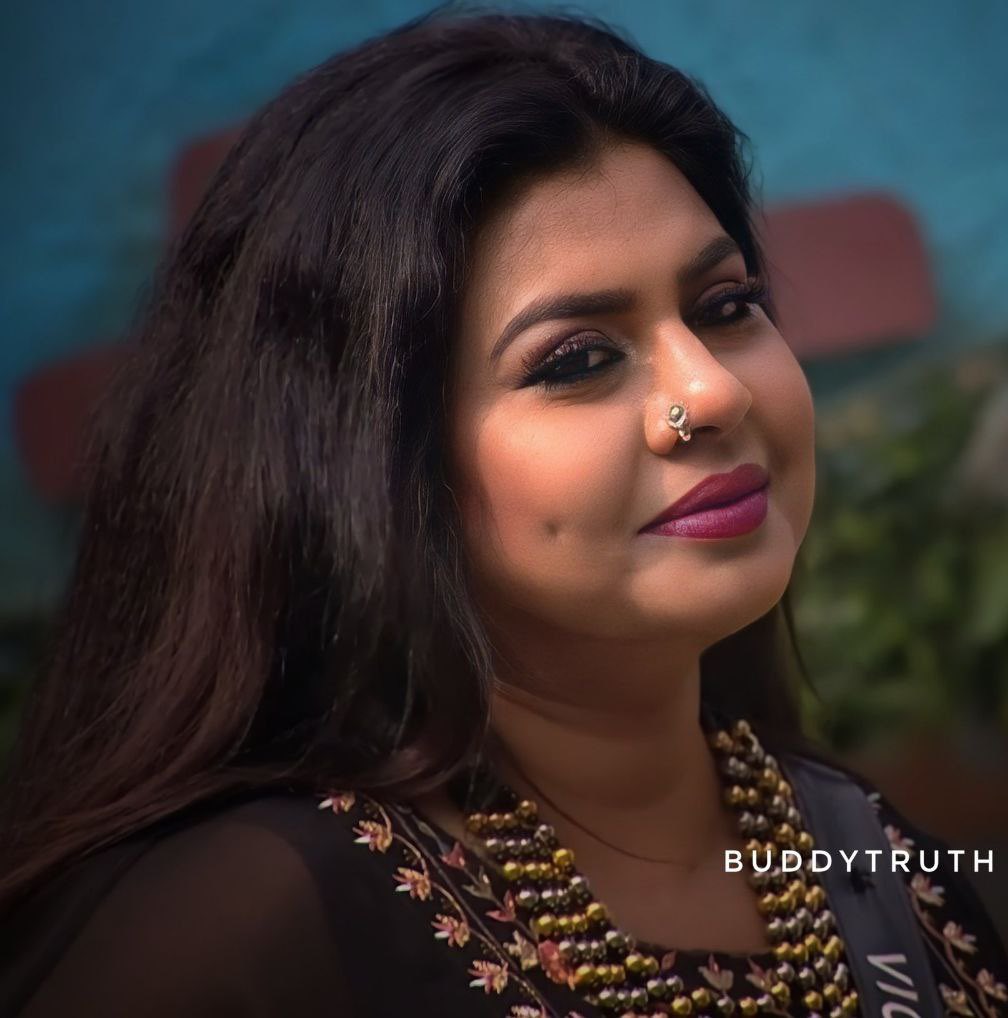 PadikathavanX's tweet photo. Will you support #Dinesh over #Vichitra ?? 🤔🤔

#Maya #VJArchana #KamalHaasan #BiggBoss                         #Poornima
#BiggBoss7Tamil #BiggbossTamil7 

Retweet 🔁                           Like ❤️
#Vichitra                               #Dinesh https://t.co/mfFU9t3mot