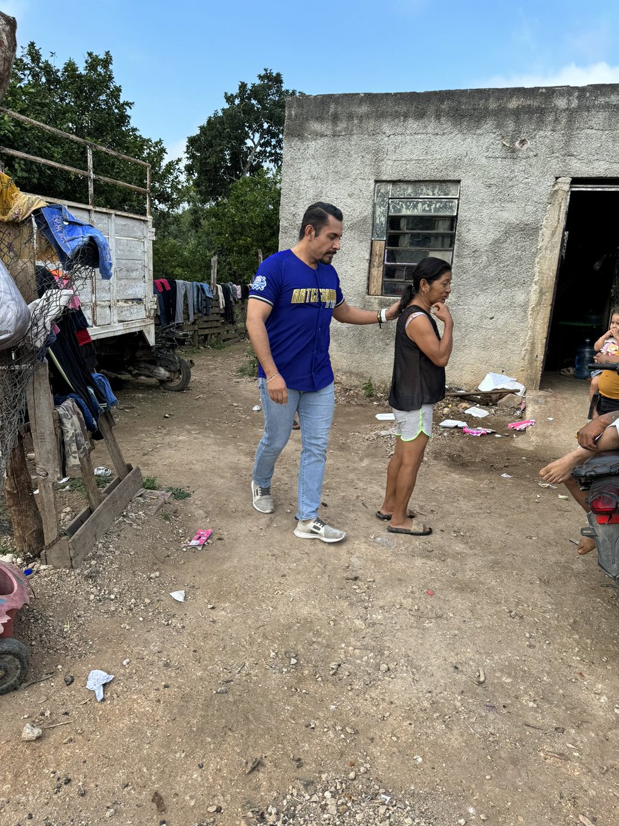 RafaMontalvoMx's tweet photo. Inicio el día en los accesos a las unidades de Cabaché y Plan Chac Yotholin. Aquí hace más de 30 años que el camino no se hacía.
Asi como el de esta #dama hay cientos de #historias vamos a contarlas! #Yotholin #Ticul #campo #campesino #mujeres #DejandoHuella #Ruta21
•
•
Mensaje dirigido a Militantes y miembros de la Comisión Permanente Nacional del PAN.
