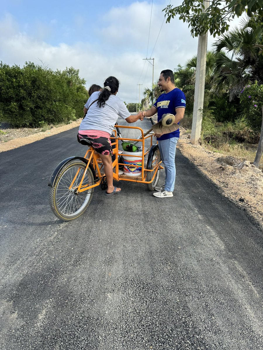 RafaMontalvoMx's tweet photo. Inicio el día en los accesos a las unidades de Cabaché y Plan Chac Yotholin. Aquí hace más de 30 años que el camino no se hacía.
Asi como el de esta #dama hay cientos de #historias vamos a contarlas! #Yotholin #Ticul #campo #campesino #mujeres #DejandoHuella #Ruta21
•
•
Mensaje dirigido a Militantes y miembros de la Comisión Permanente Nacional del PAN.
