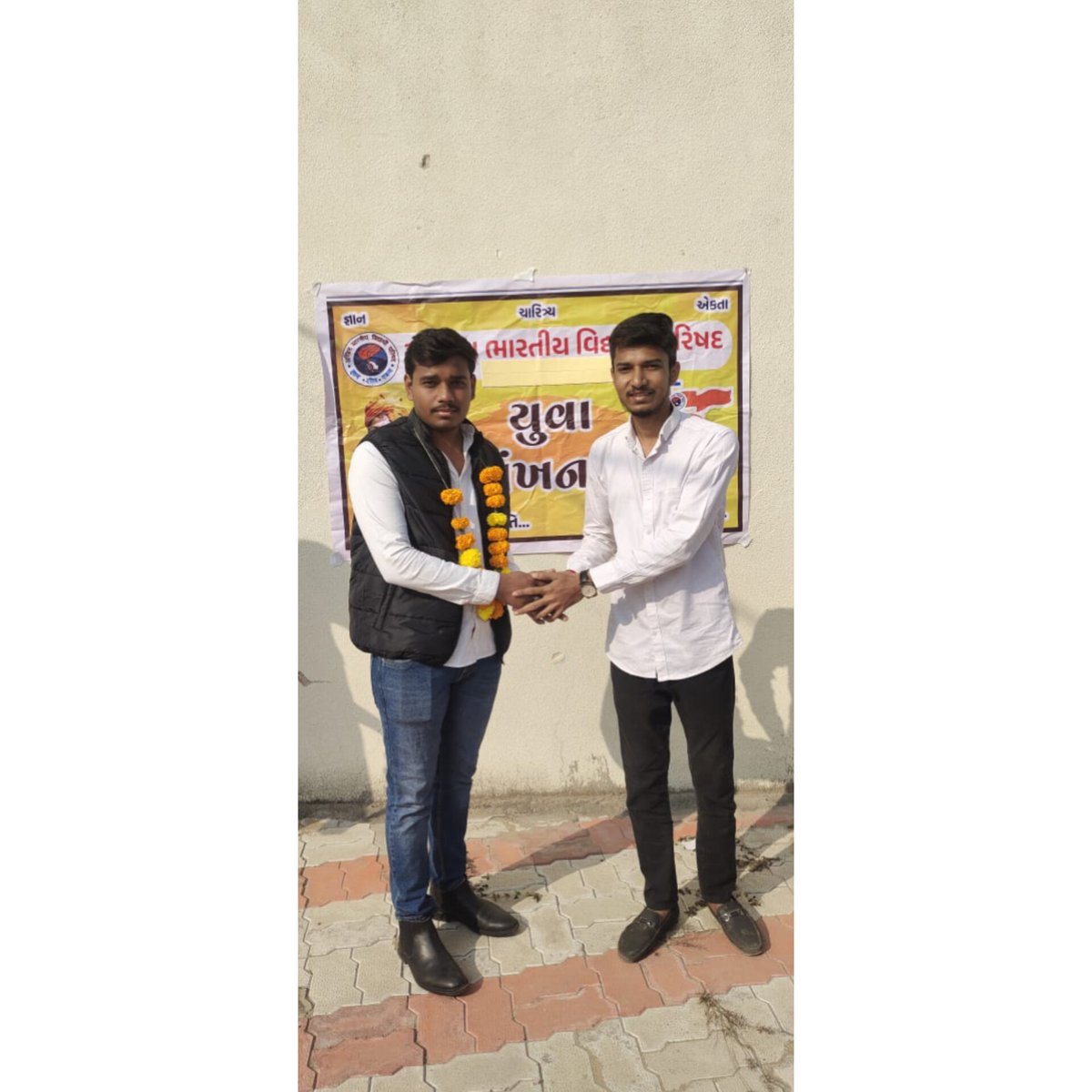 ABVPSabarkantha's tweet photo. આજ રોજ અખિલ ભારતીય વિદ્યાર્થી પરિષદ ઇડર નગર દ્વારા ઇડર ની આર્ટ્સ એન્ડ કોમર્સ કોલેજ ની વર્ષ 2023-24 ની નૂતન કેમ્પસ કારોબારી ની ઘોષણા કરવામાં આવી...
#abvpsabarkantha #abvpgujarat #abvpvoice https://t.co/WepfTnoW87