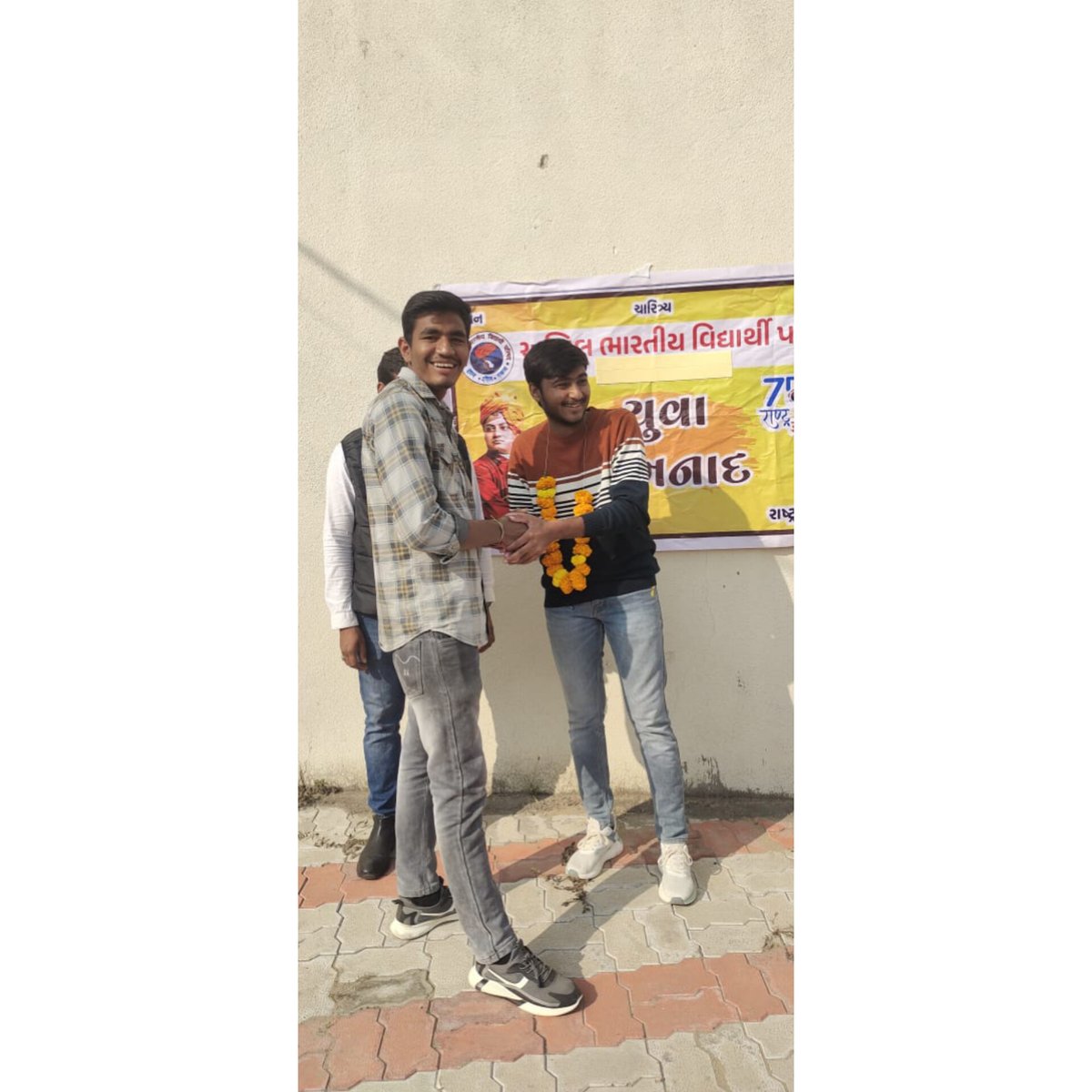 ABVPSabarkantha's tweet photo. આજ રોજ અખિલ ભારતીય વિદ્યાર્થી પરિષદ ઇડર નગર દ્વારા ઇડર ની આર્ટ્સ એન્ડ કોમર્સ કોલેજ ની વર્ષ 2023-24 ની નૂતન કેમ્પસ કારોબારી ની ઘોષણા કરવામાં આવી...
#abvpsabarkantha #abvpgujarat #abvpvoice https://t.co/WepfTnoW87