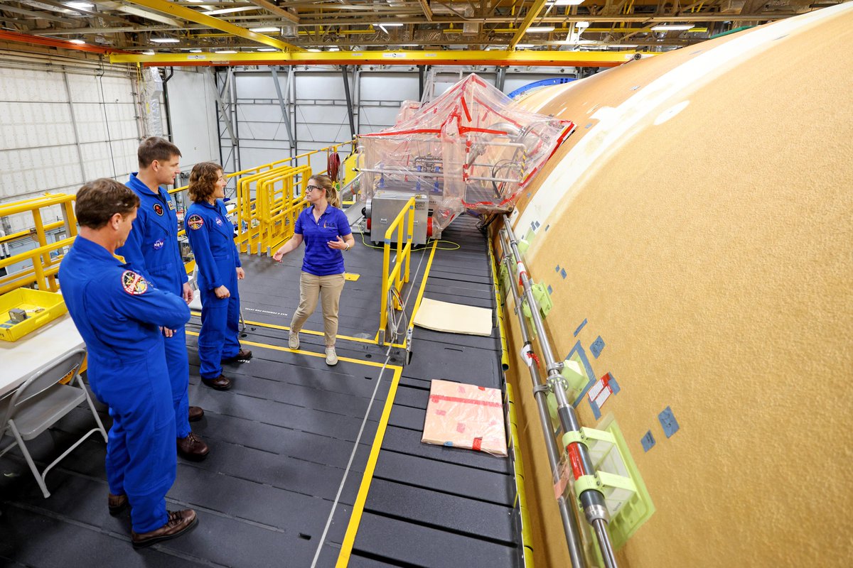 NASA_SLS's tweet photo. Counting down to 2024 with a look back at highlights of 2023!
First up - the #Artemis II crew was announced. Christina Koch, Reid Wiseman, Victor Glover, and Jeremy Hansen have been busy training, and  got an up close look at hardware for @NASAArtemis II.

https://t.co/Nw77J1TyAq https://t.co/dsVfpyz3kd