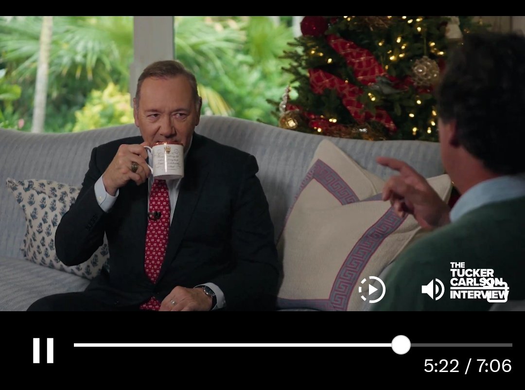 RichardBogarts's tweet photo. @KellyGuy @francie_izzy @MJTruthUltra Has anyone noticed the mug? https://t.co/ME7LWSF811