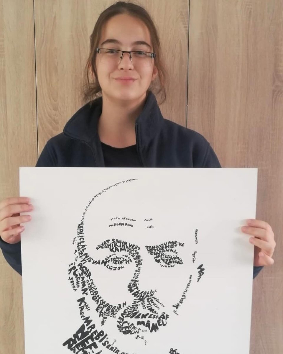 MemYenimahalle's tweet photo. Bakanımız Sn.Yusuf TEKİN tarafından başlatılan; Dilimizin Zenginlikleri Projesi kapsamında; Ş. Mahmut Özdemir İO Duru YEŞİLOĞLU,Yahyalar Durali Bezci OO Fatma Nur YILMAZ, Yenimahalle Fen L. Elif OKLAN birinci olmuştur. Öğrencilerimizi tebrik ederiz. https://t.co/x8uqTraKwB