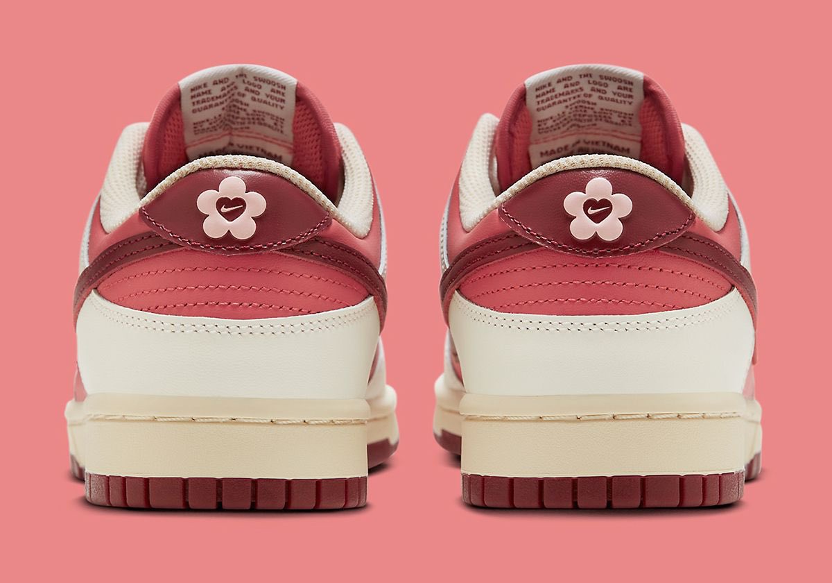 Sneakerologue's tweet photo. Images officielles d’une nouvelle Nike Dunk Low “Valentine’s Day” ❤️ https://t.co/3Lr4ryMZeH