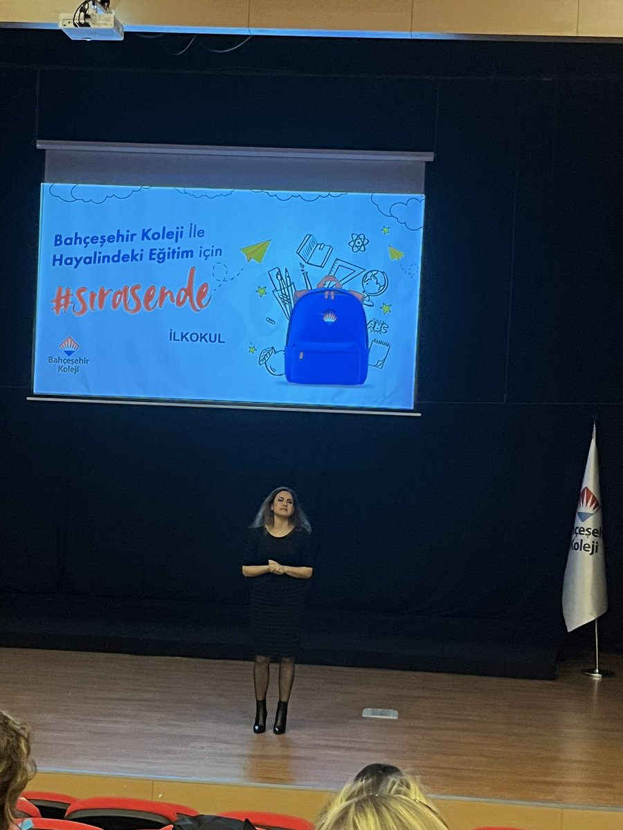 bkcicekli's tweet photo. Anaokulundan 1.sınıfa geçen öğrenci velilerimize “İlkokul Veli Sunumu” Okul Müdürümüz Mehmet OĞUR ve ilkokul Müdür Yardımcımız Esra YİMSEL tarafından yapıldı. Velilerimize katılımlarından dolayı teşekkür ederiz. https://t.co/B5xYUoKyk2
