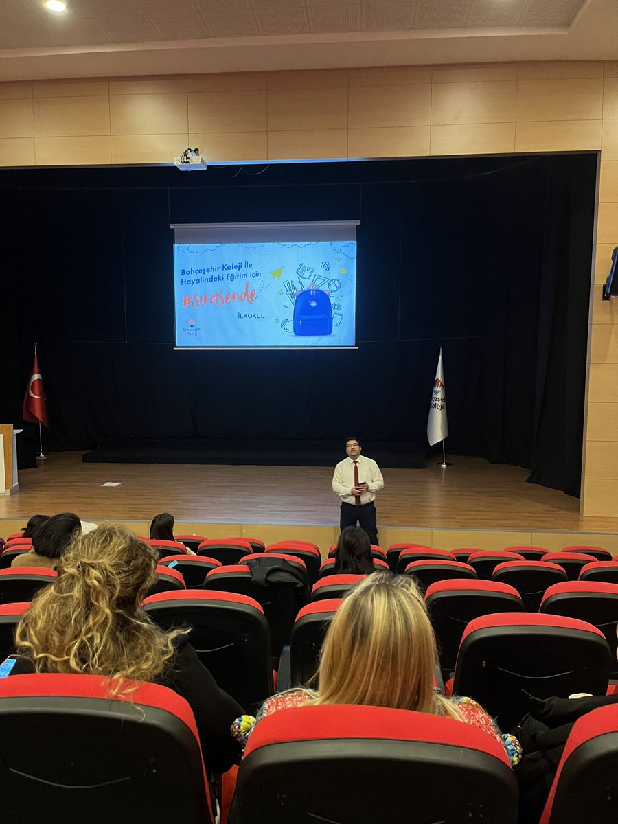 bkcicekli's tweet photo. Anaokulundan 1.sınıfa geçen öğrenci velilerimize “İlkokul Veli Sunumu” Okul Müdürümüz Mehmet OĞUR ve ilkokul Müdür Yardımcımız Esra YİMSEL tarafından yapıldı. Velilerimize katılımlarından dolayı teşekkür ederiz. https://t.co/B5xYUoKyk2