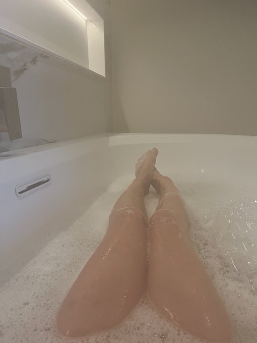 Ich hoffe ihr hattet ein entspanntes Weihnachtsfest :-)  https://t.co/Y2N9im9OH7 https://t.co/iVlAHV