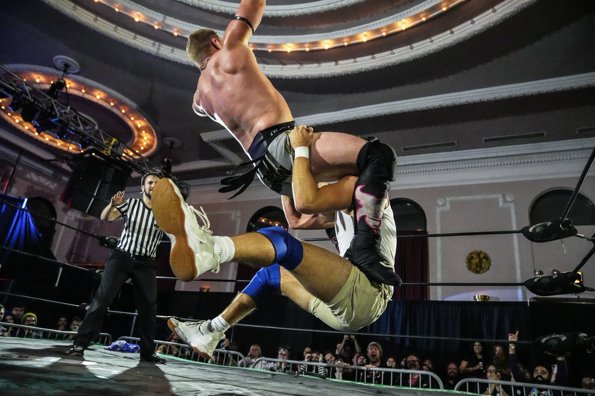 cameraguygimmik's tweet photo. #FreelanceCounts
@ThanksDanTheDad vs. @theirondemon
@FreelanceWres https://t.co/CBIXtm3Kzc