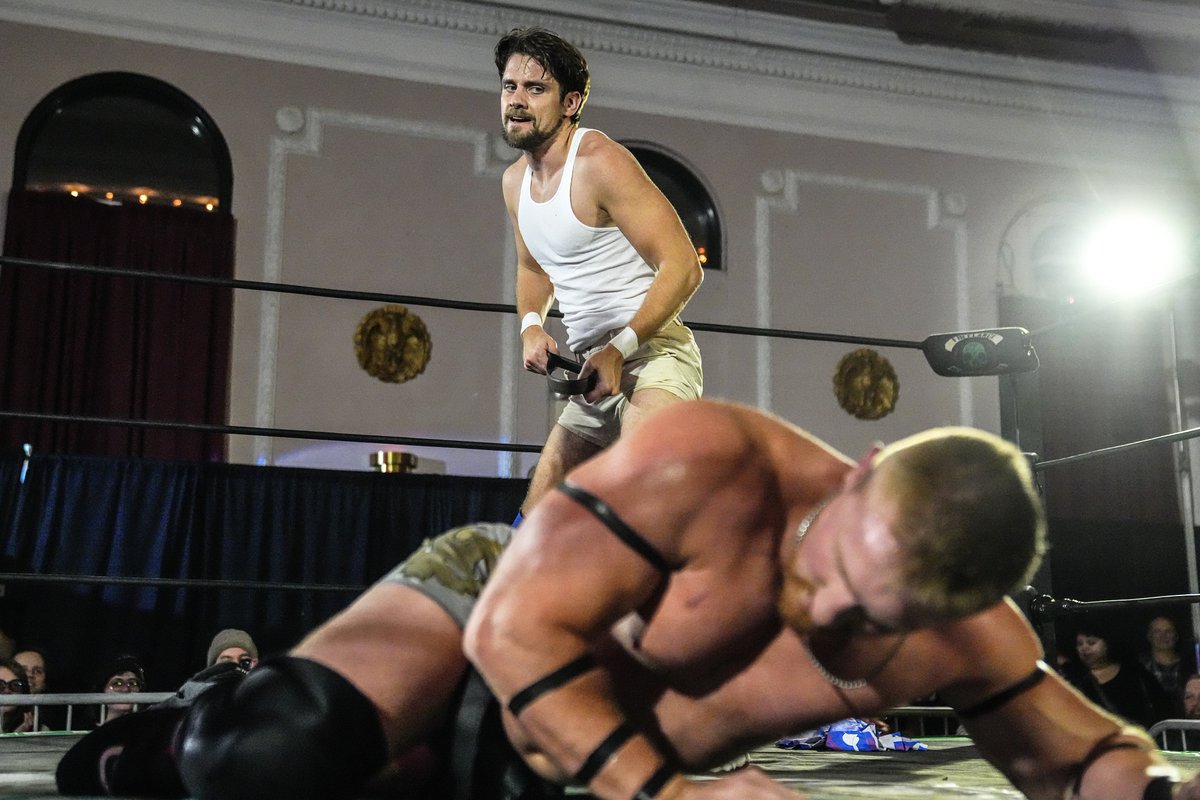 cameraguygimmik's tweet photo. #FreelanceCounts
@ThanksDanTheDad vs. @theirondemon
@FreelanceWres https://t.co/CBIXtm3Kzc
