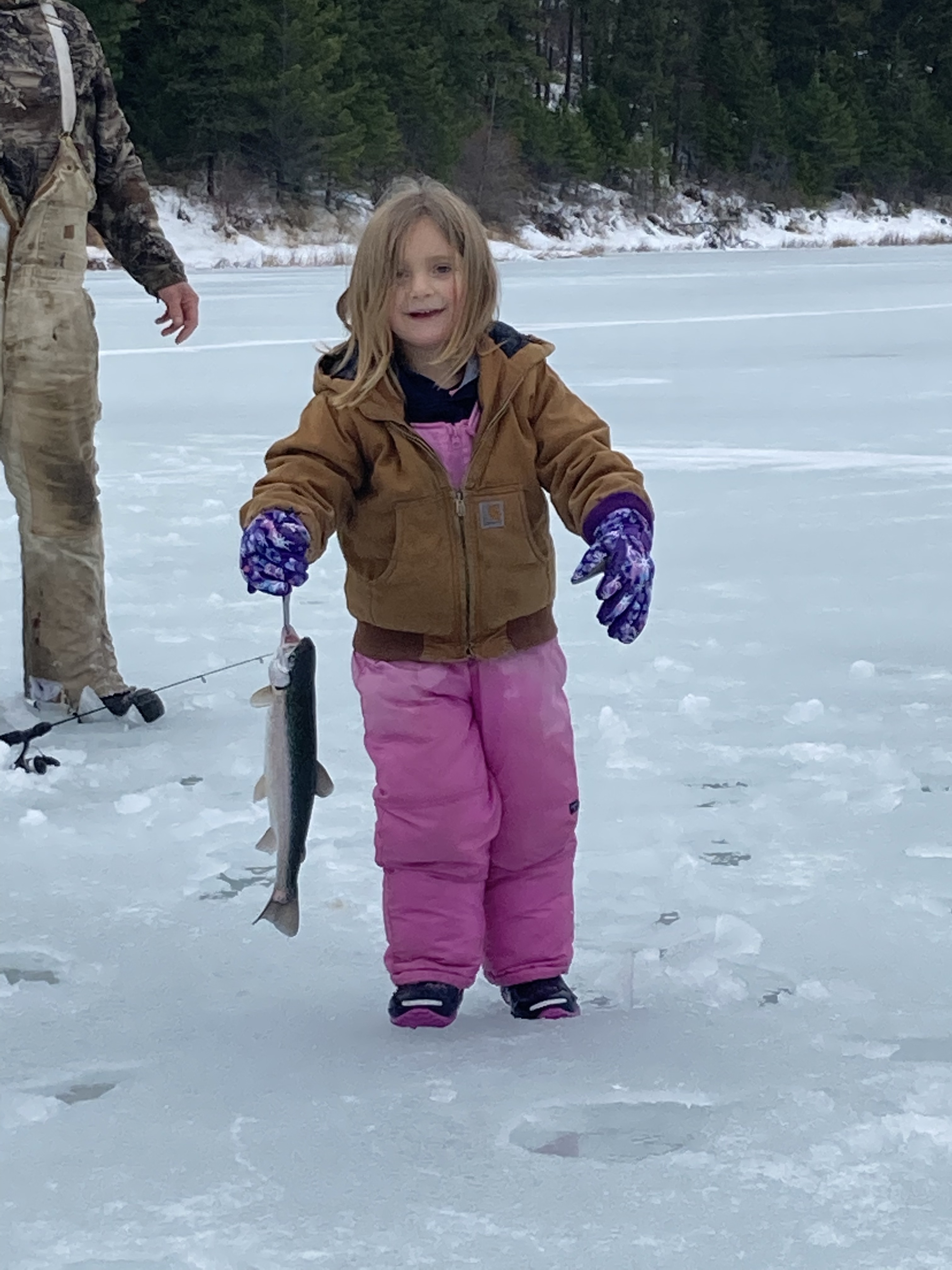 Washington Department of Fish & Wildlife on X: If you live in eastern WA,  it's almost ice fishing time! While still early, many east side lakes are  iced over or developing ice.